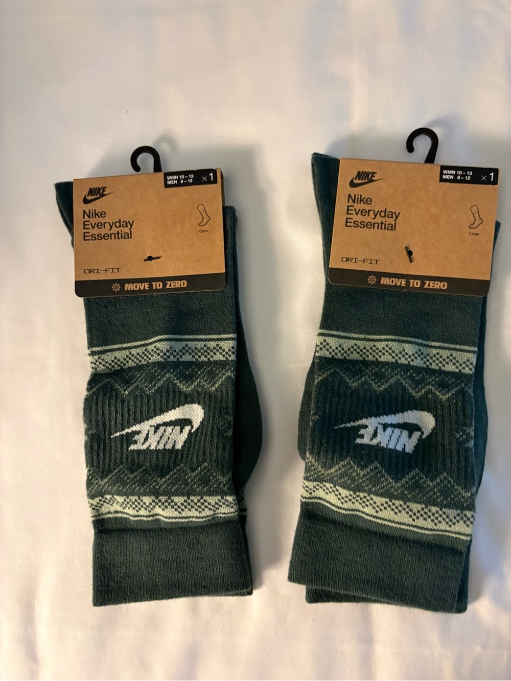 2 Nike Dri-fit Essential Holiday Fair Isle Crew Socks FZ7031-338 Green M 8-12